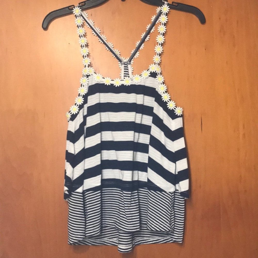 🌼BONGO🌼BLUE & WHITE STRIPED DAISY TANK TOP🌼